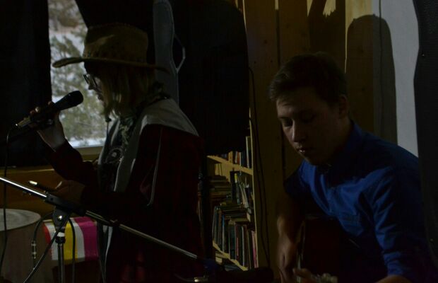 Шпицы на квартирнике в парке Ватан (16.03.2018)