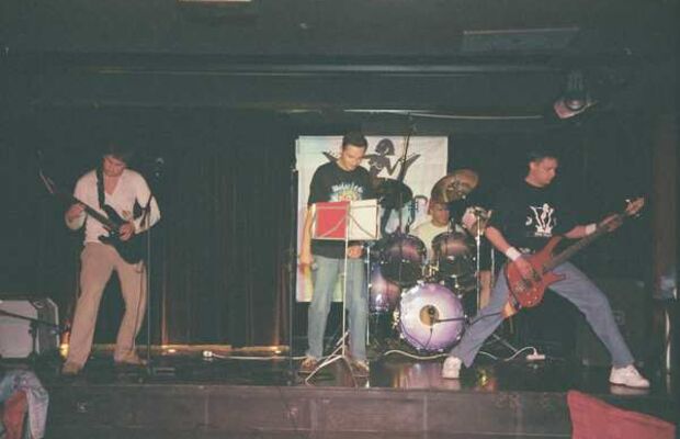 28/06/2003 “TOTALLY UNDRUGGED” Live in OLYMPISKY 